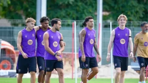 برشلونة يفتتح الدفاع عن لقب الدوري الإسباني أمام إلتشي بغياب رودري ودي يونغ